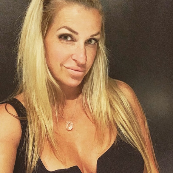 Meet your Posher, Kelly - Picture 5 of 8